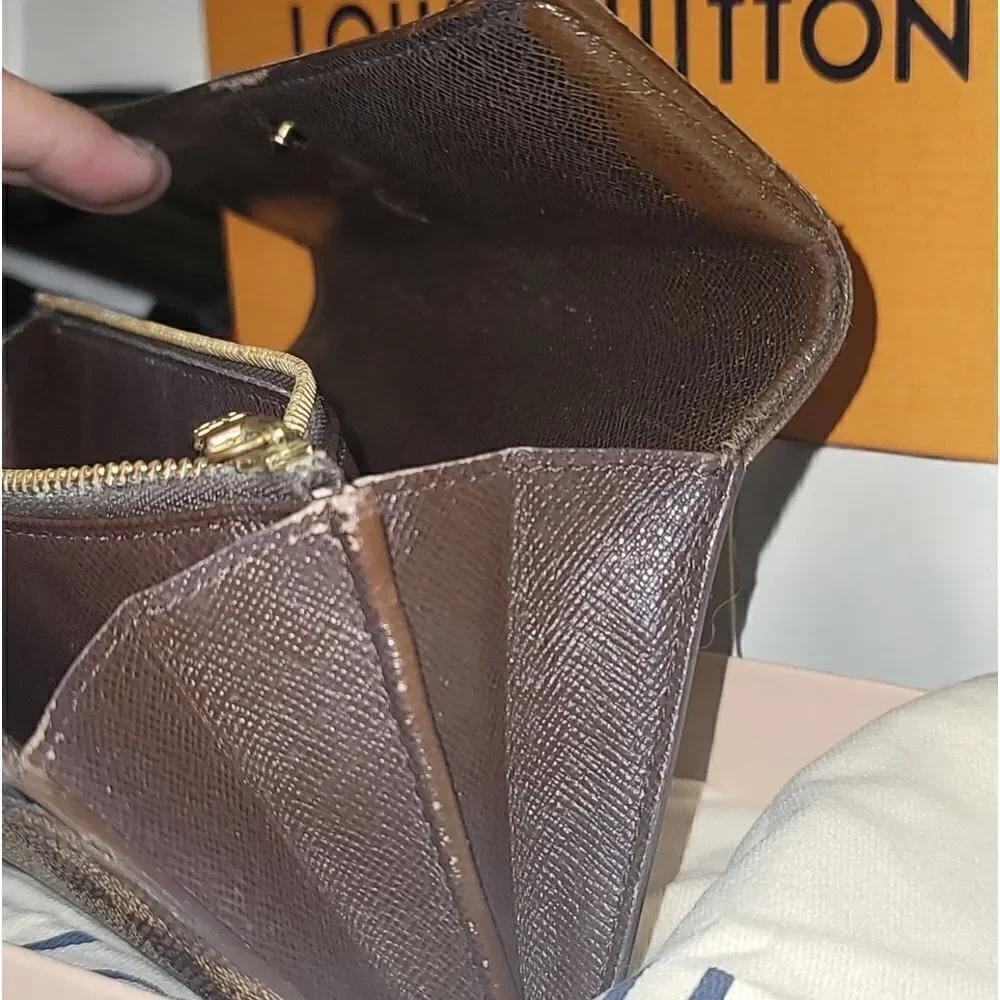 Louis Vuitton Damier Ebene Sarah Wallet Preowned Good condition Full Inclusion